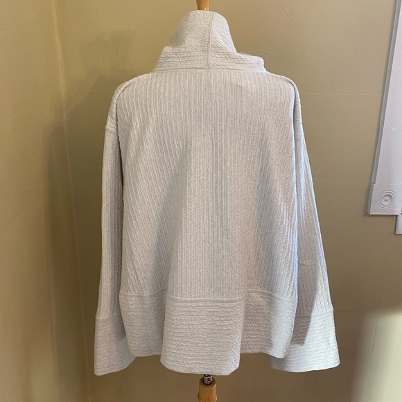 Lululemon retreat yourself pullover - Picture 3 of 6